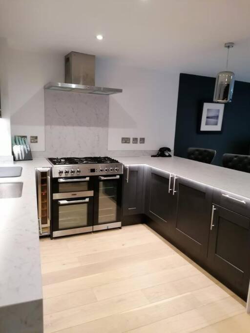 New Town House With *Free Allocated Parking* Apartment Brighton Exterior photo